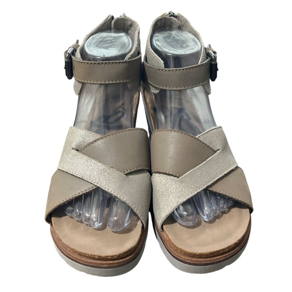 OTBT Teamwork Peep-Toe Wedge Sandals Ankle Buckle Closure Rear Zipper Size 8 - Picture 3 of 11
